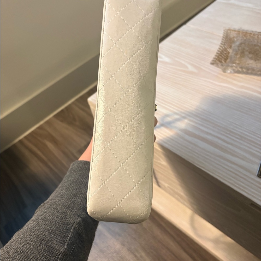 Chanel Classic Flap White Size Medium - Picture 9 of 16